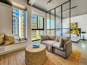 Sunny, 3rd Floor, spacious, Fast wifi-pool